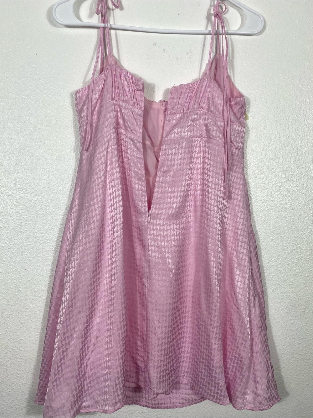 Astr Pink Tie-Shoulder Mini Dress with Ruched Bodice Size M 100% Viscose - Picture 8 of 16